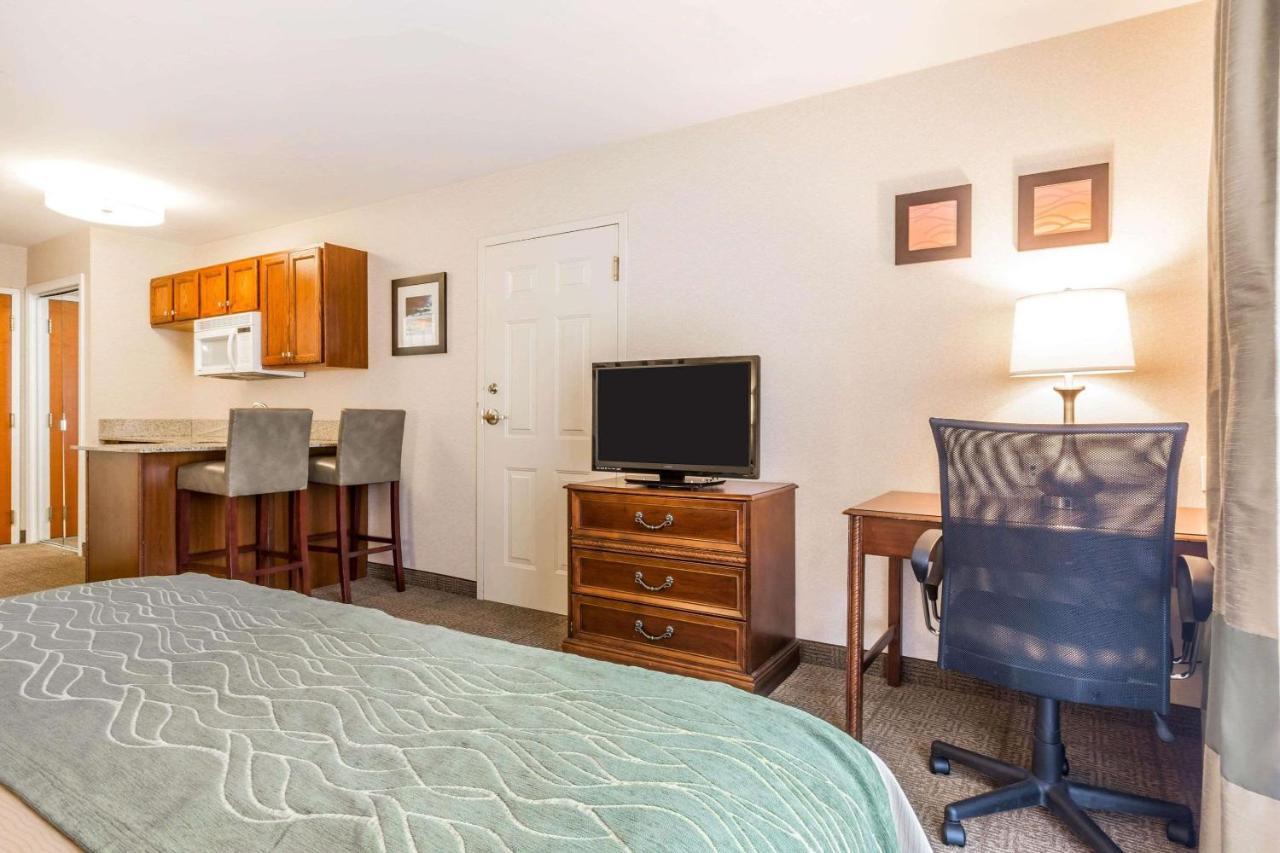 Comfort & Hotel Burlington